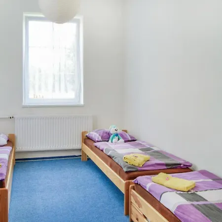 Four Bedroom Holiday In Casa vacanze Josefŭv Dŭl